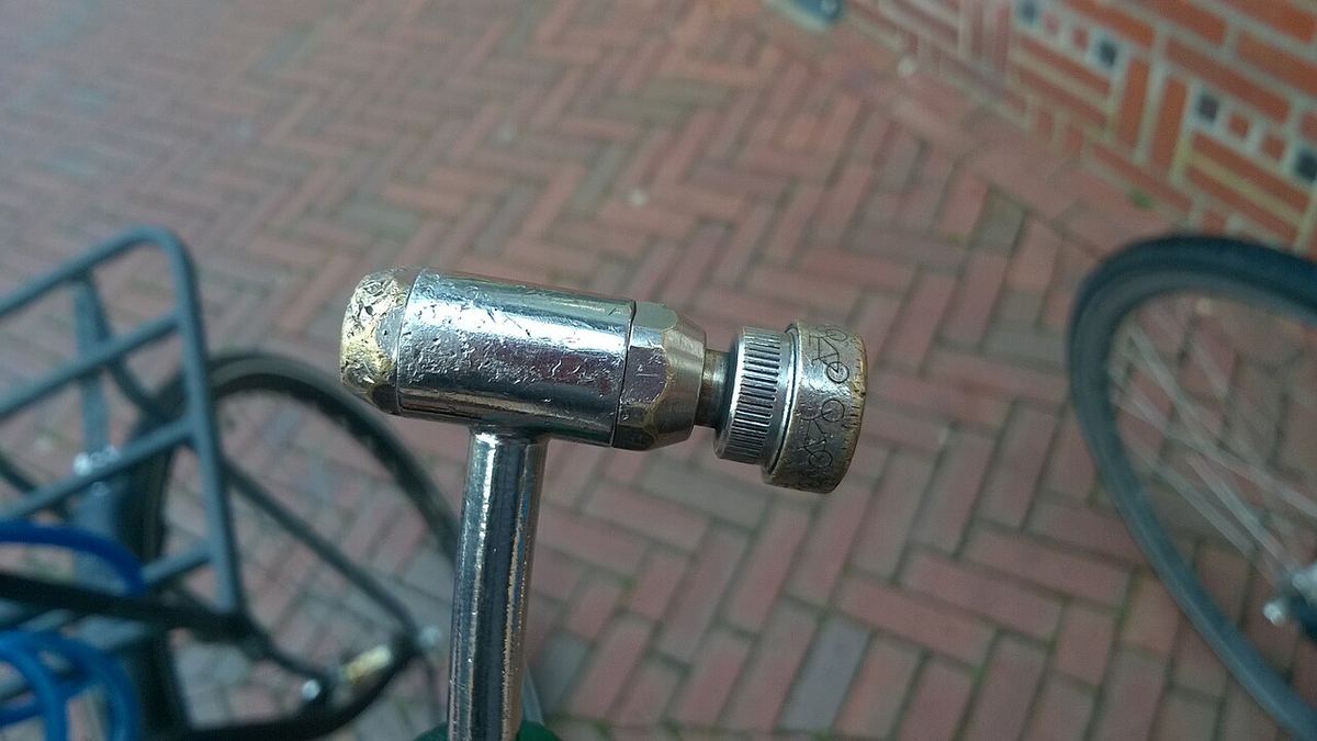 Miniature af Self-service bicycle pump, Winschoten (2018) 01