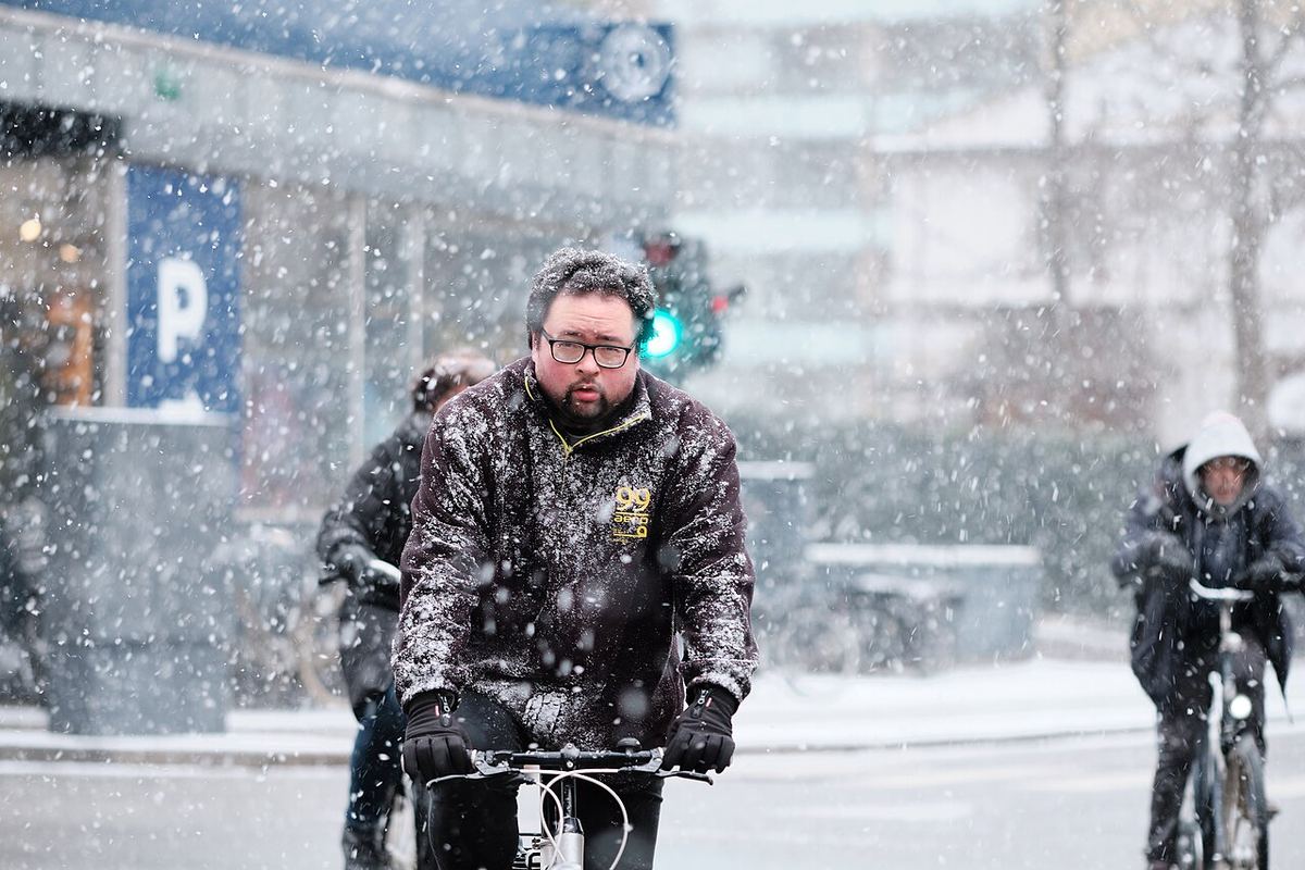 Miniature af Biking in the Snow, Copenhagen (50975670647)
