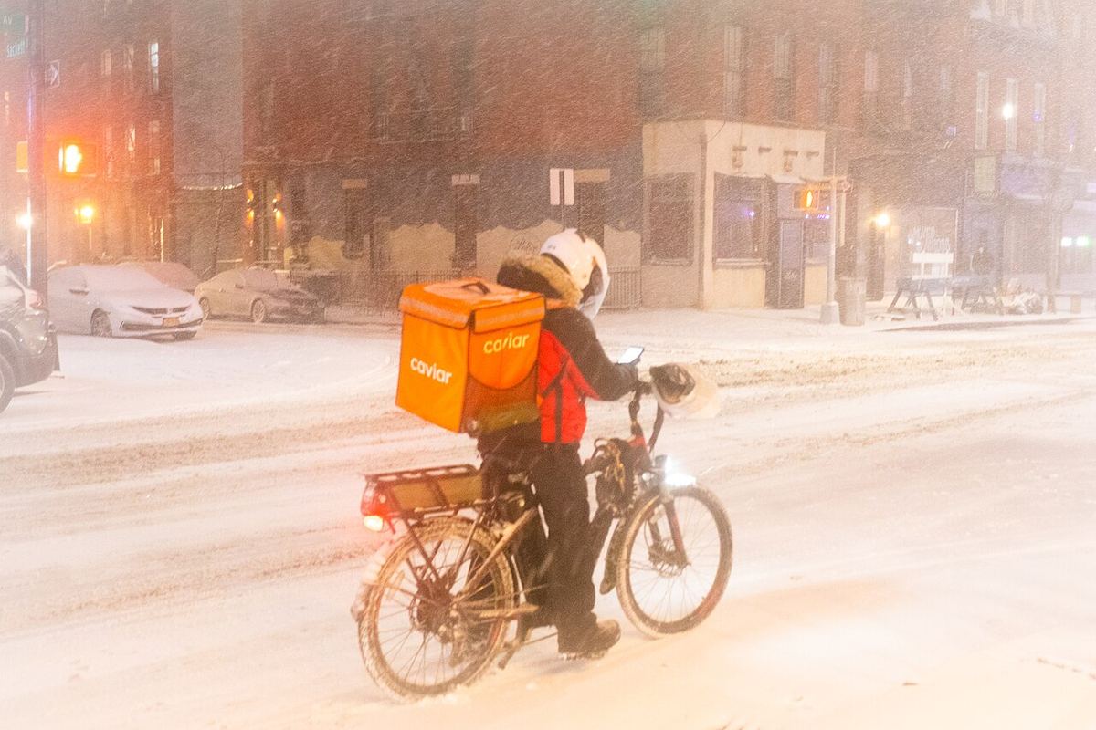 Miniature af Winter snow storm - Flickr - spurekar